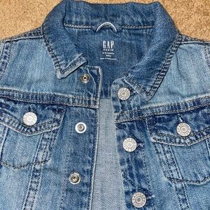 Baby Gap denim jacket. Size 6-12m. Never worn no tags
